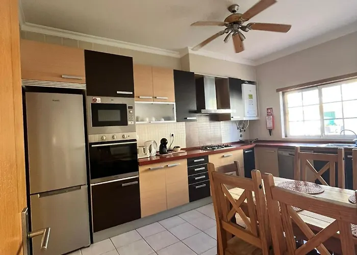 Rockfield 4 بيت للعطل *