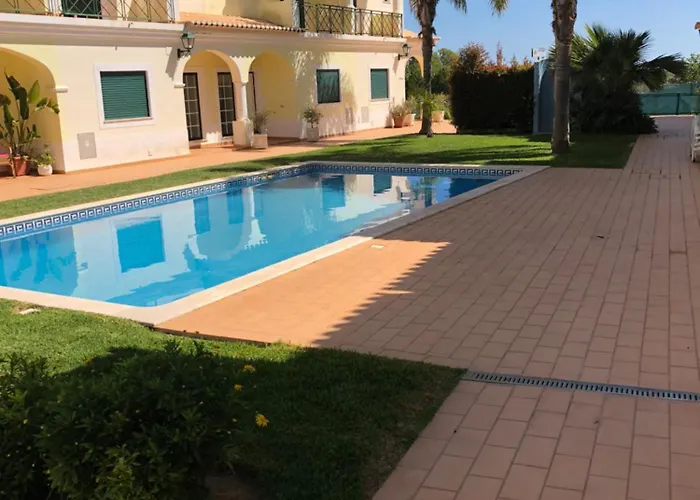 Rockfield 4 Будинок відпочинку *